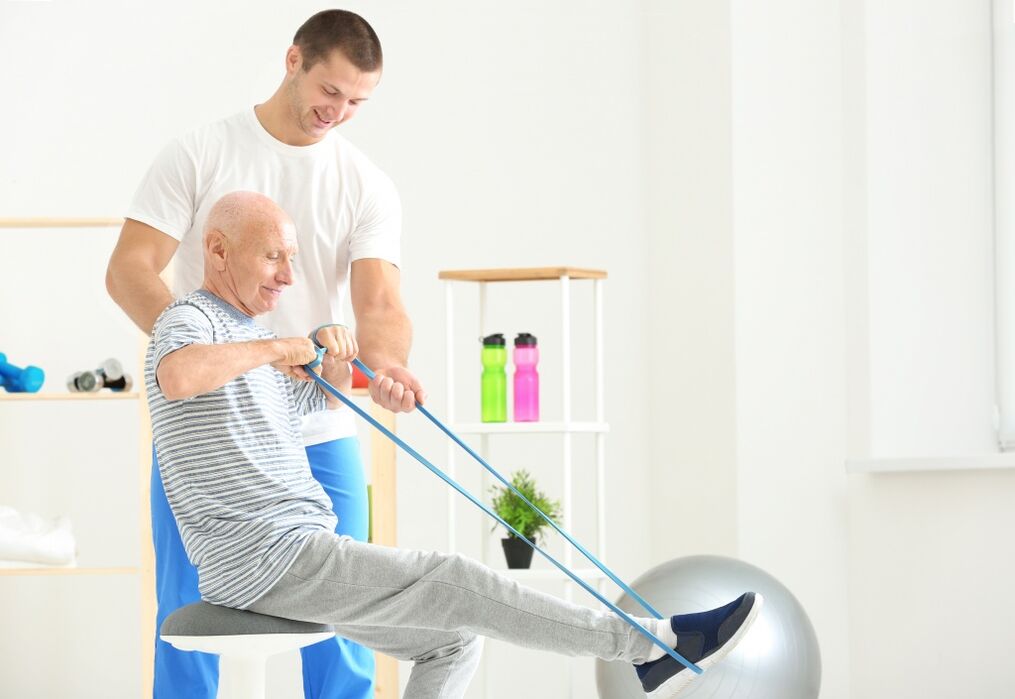 Treatment of coxarthrosis in an adult man using exercise therapy